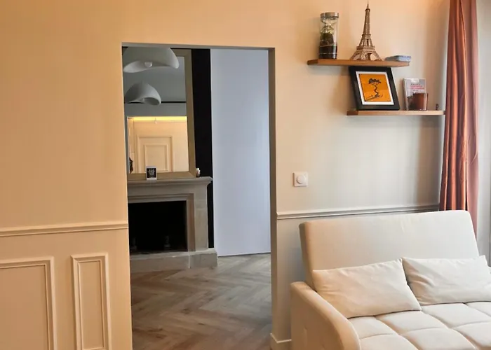 Appartamento 2 Bedrooms Cozy & Stylish, 15min Walk From Eiffel Tower Garden *