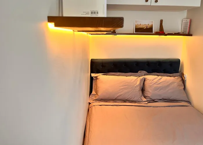 2 Bedrooms Cozy & Stylish, 15min Walk From Eiffel Tower Garden * Parigi